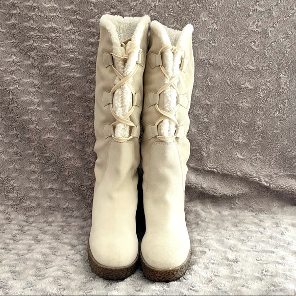 Michael Kors Beaverton Lace Up Sherpa-lined Suede Wedge Boots Cream 8 - Picture 2 of 8